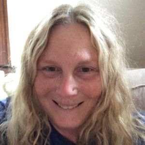 Meet your Posher, Lora